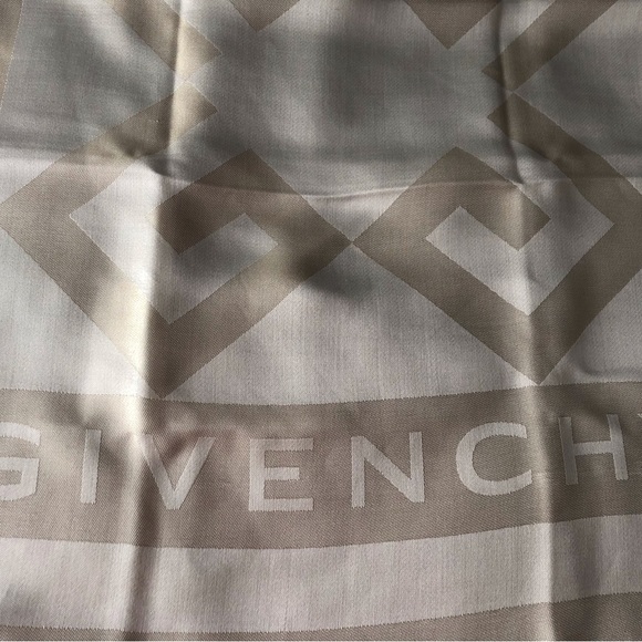 SOLD ❣️✨ Authentic BNWT Gold tone Givenchy scarf/ shawl ✨ - Picture 5 of 13